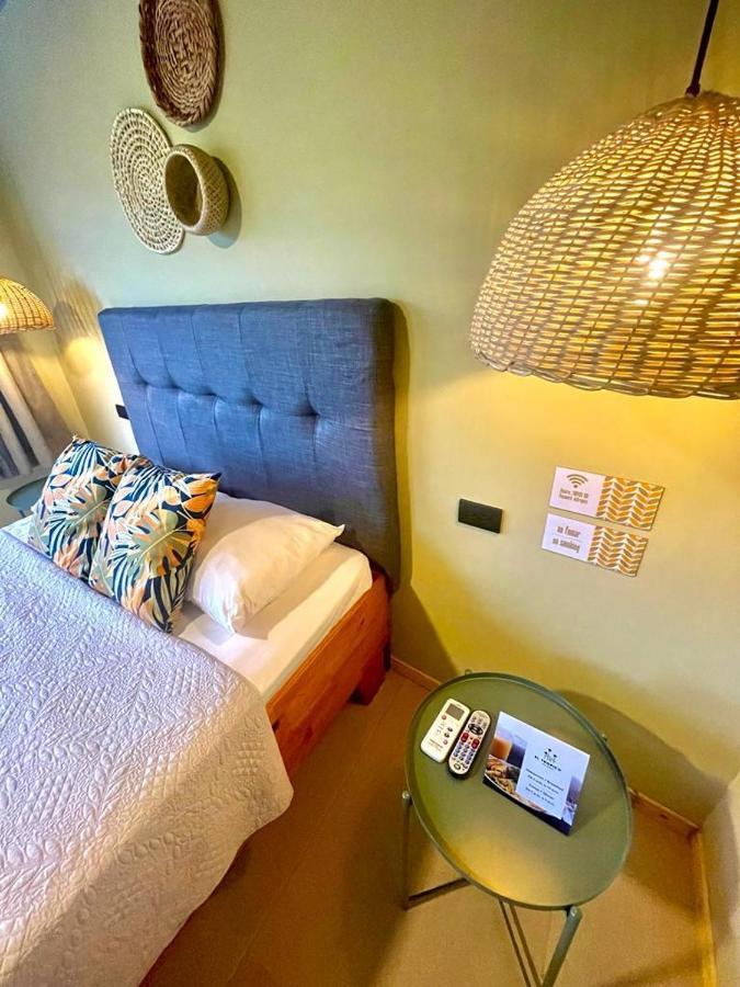 Hotel Y Cabinas Del Tropico Guápiles 외부 사진