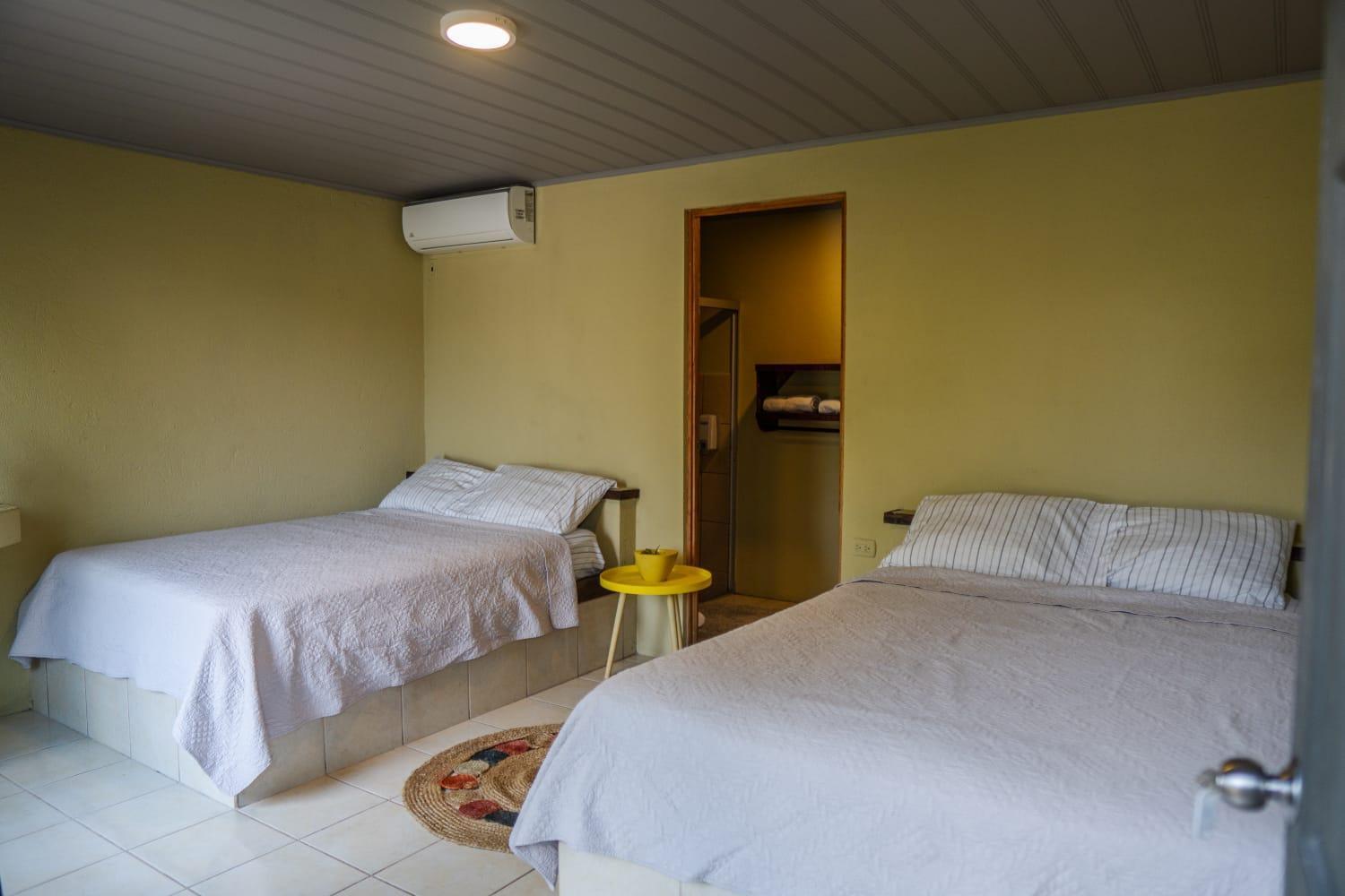 Hotel Y Cabinas Del Tropico Guápiles 외부 사진