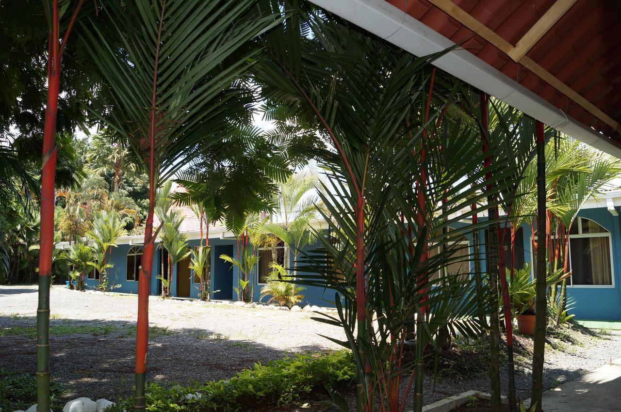 Hotel Y Cabinas Del Tropico Guápiles 외부 사진